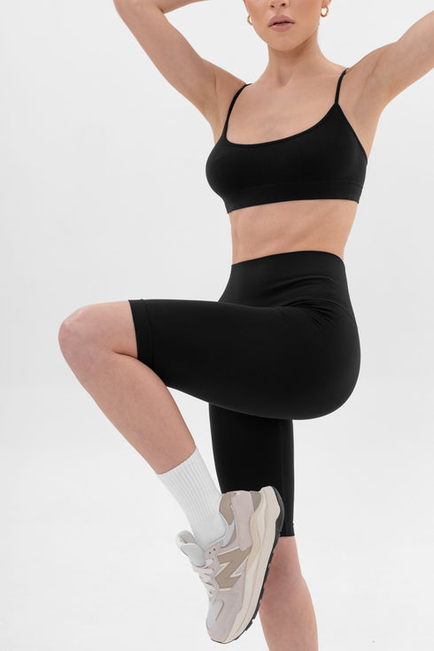 Basic Minimal Top Black