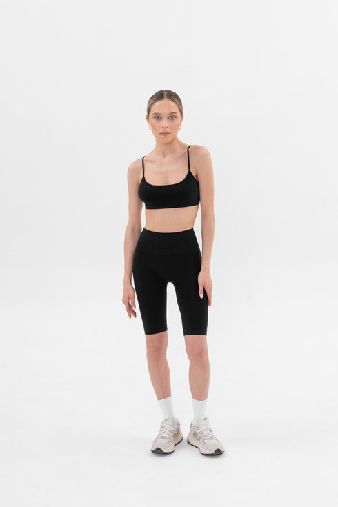 Basic Minimal Top Black